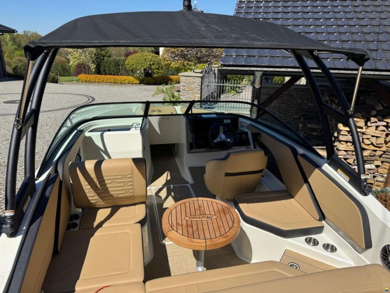Sea Ray 210 SPX