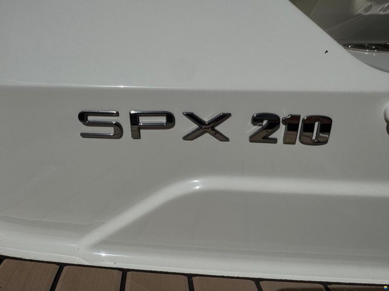 Sea Ray 210 SPX