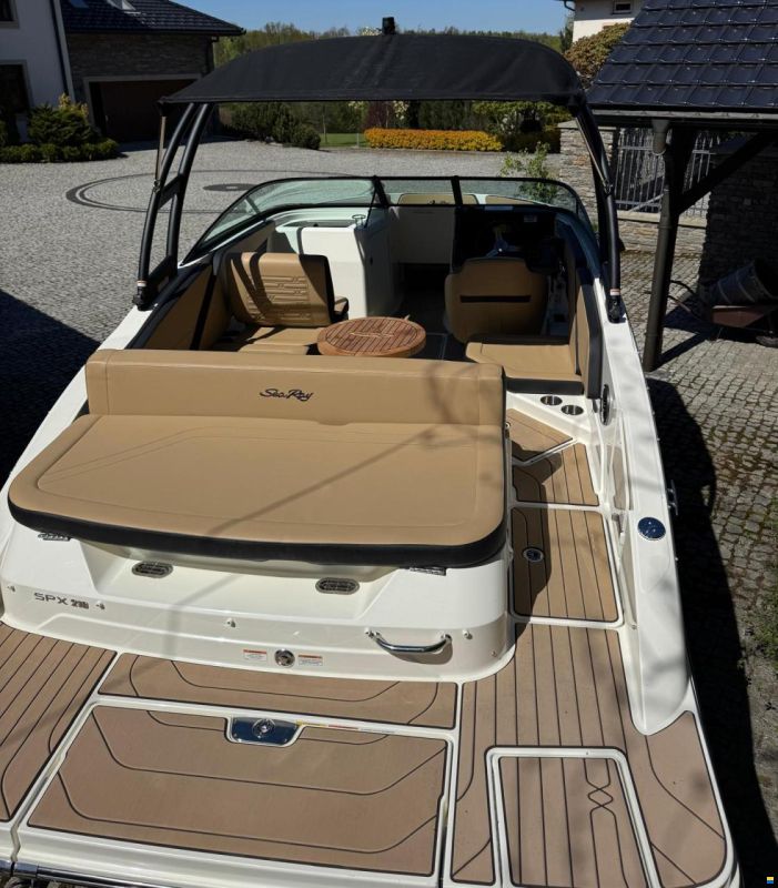 Sea Ray 210 SPX