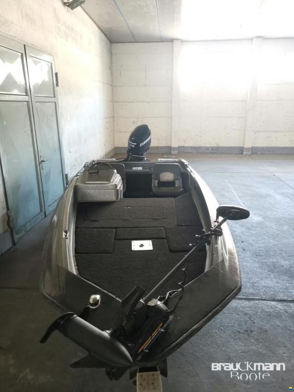 Stratos Boats 355 V