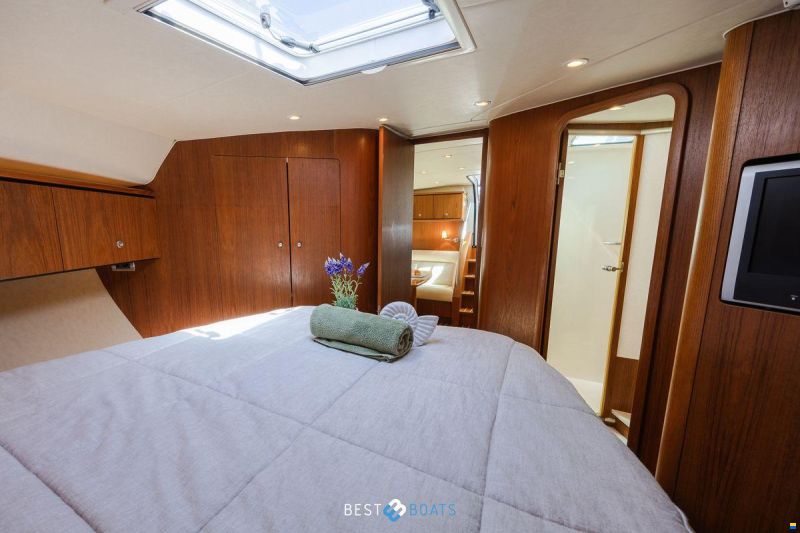 Tiara 4300 Sovran