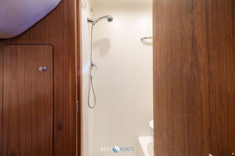 Tiara 4300 Sovran
