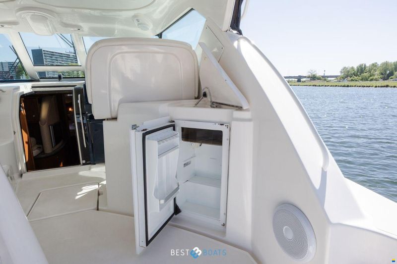 Tiara 4300 Sovran