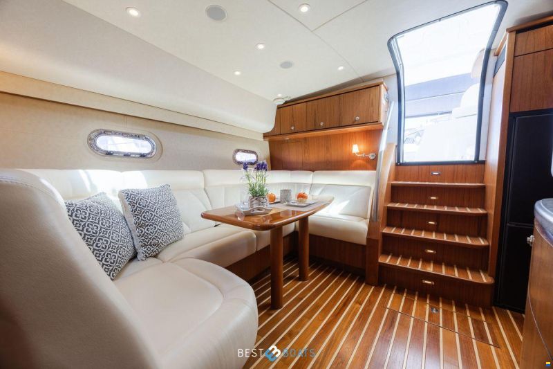 Tiara 4300 Sovran