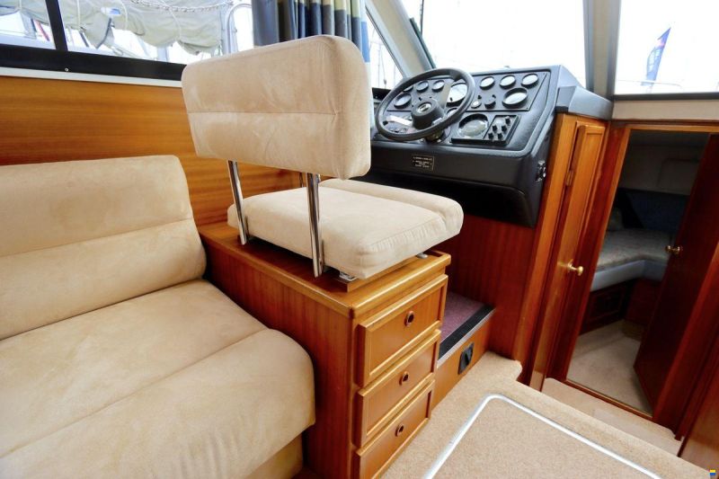 Broom 33
