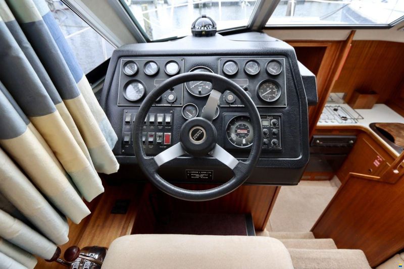 Broom 33