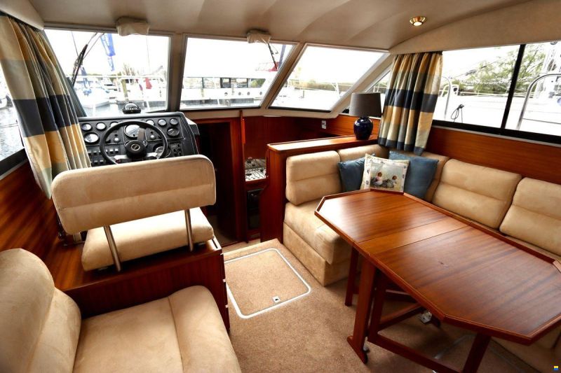 Broom 33