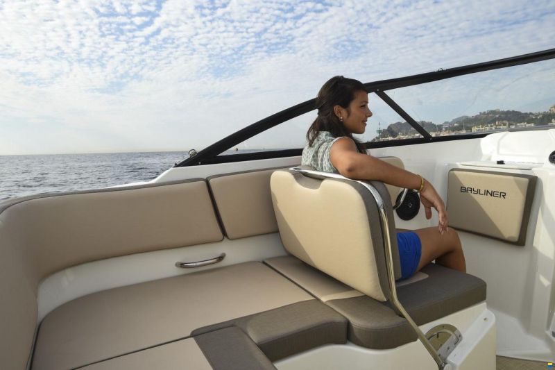 Bayliner VR5 Cuddy med F150 Mercury-EFI