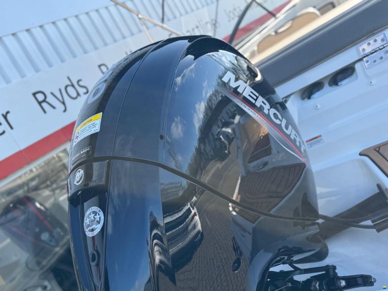 Bayliner VR5 Cuddy med F150 Mercury-EFI