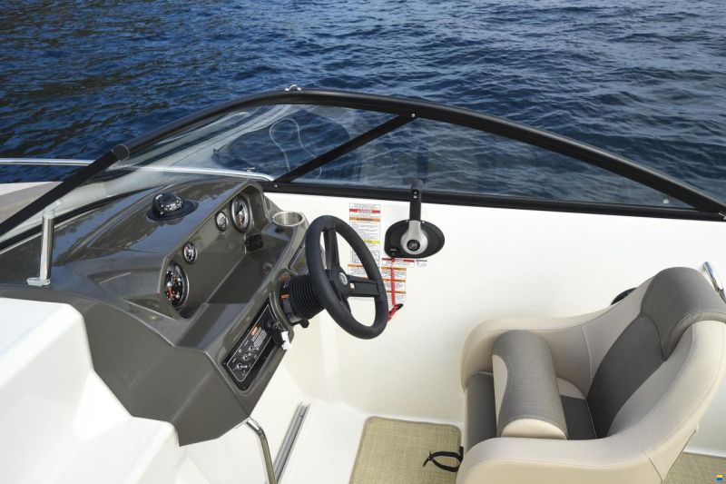 Bayliner VR5 Cuddy med F150 Mercury-EFI