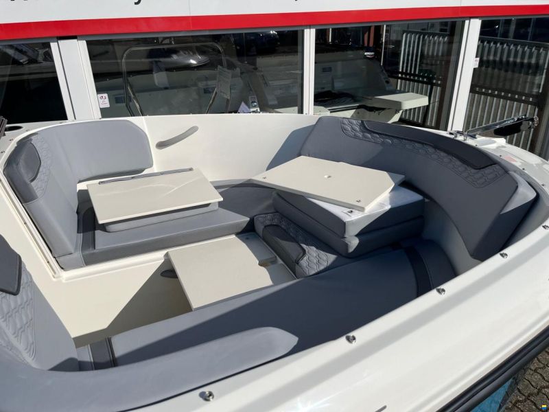 Bayliner M19 med 115 hk Mercury-EFI XL C