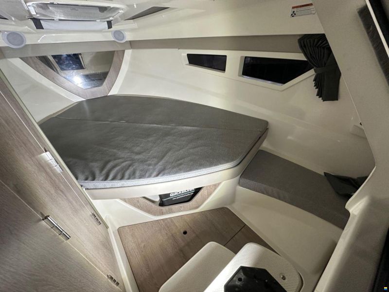 Quicksilver 805 Cruiser