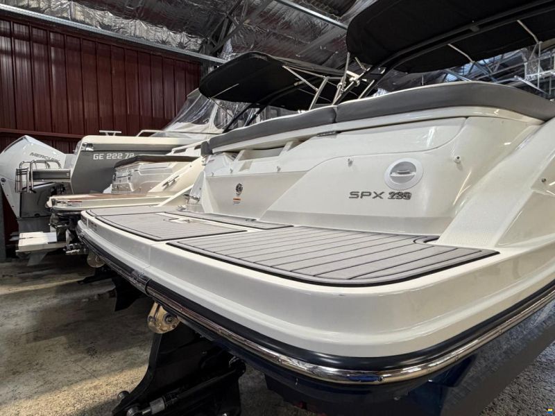 Sea Ray SPX 230
