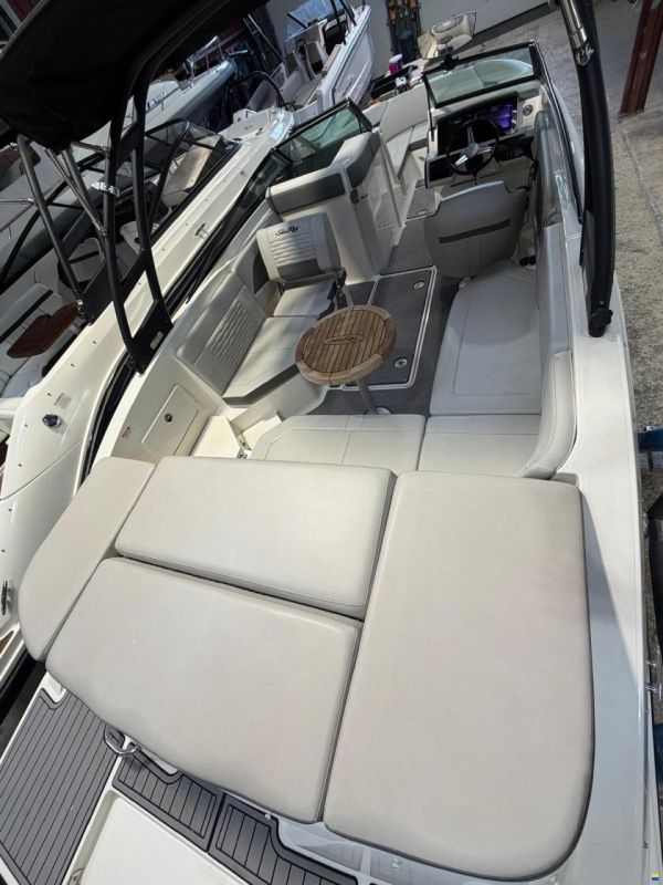 Sea Ray SPX 230