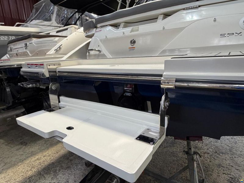 Sea Ray SPX 230