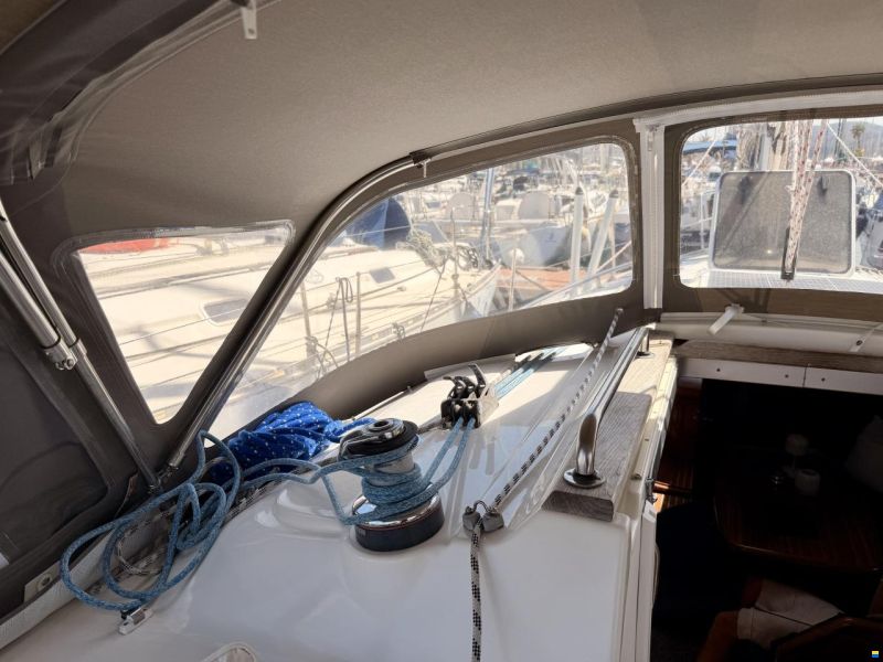 Bavaria 37