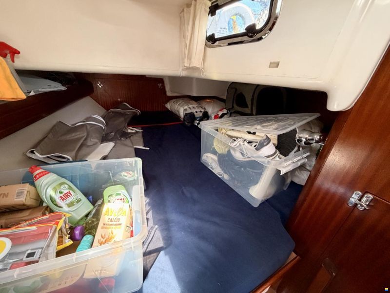 Bavaria 37