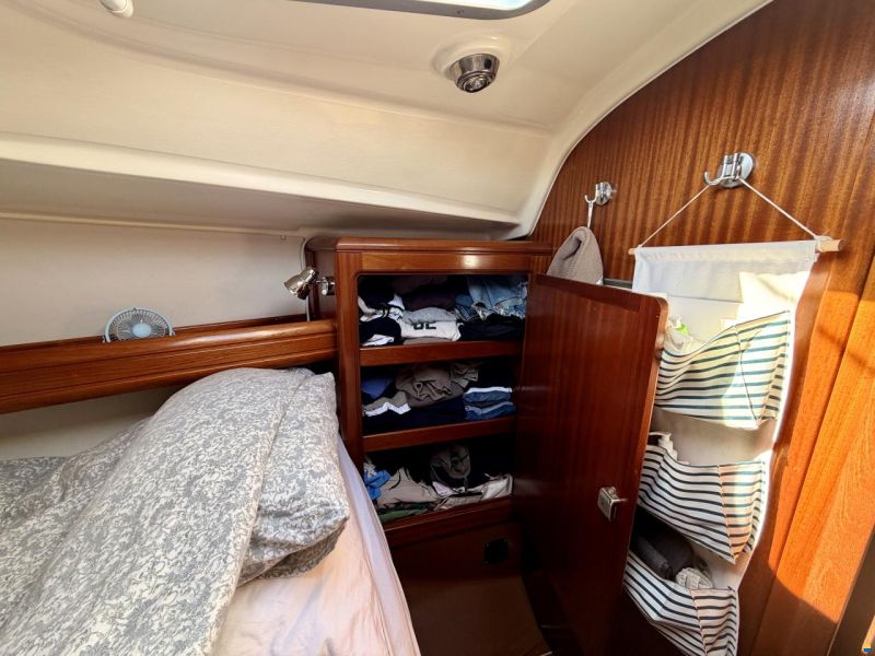 Bavaria 37