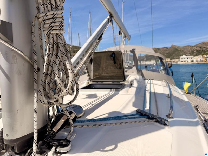 Bavaria 37