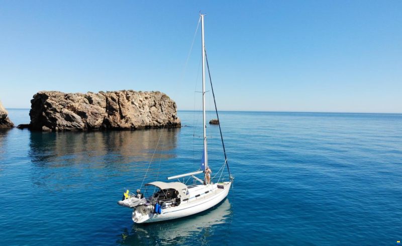 Bavaria 37