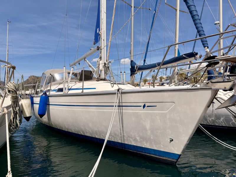 Bavaria 37