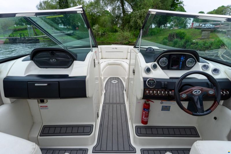 Sea Ray 270 slx