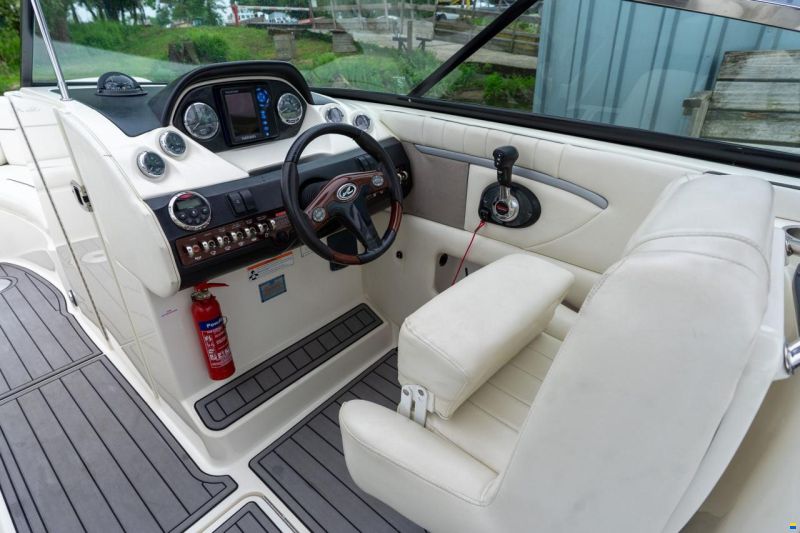 Sea Ray 270 slx