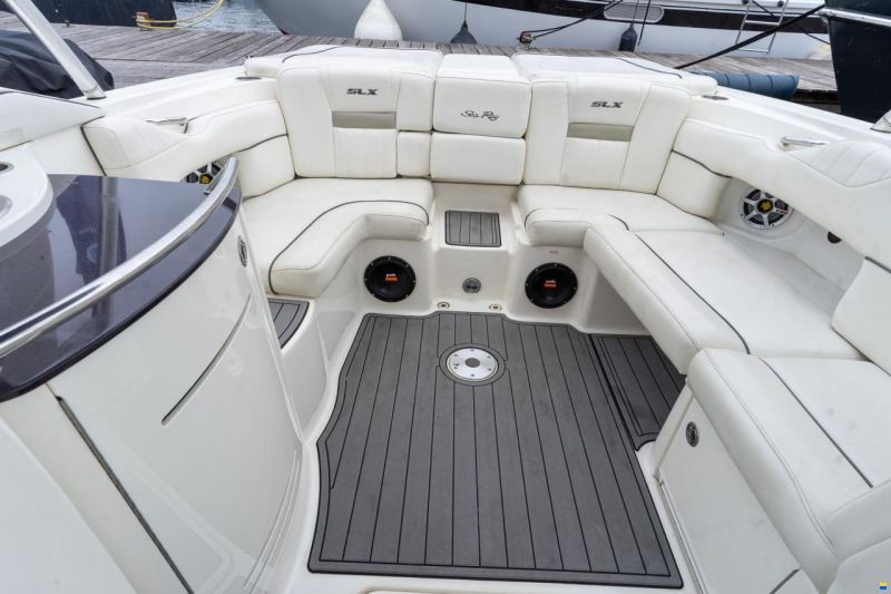 Sea Ray 270 slx