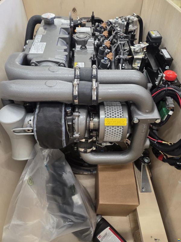 Yanmar 4JH80-C &ndash; 80 HP + Saildrive SD60