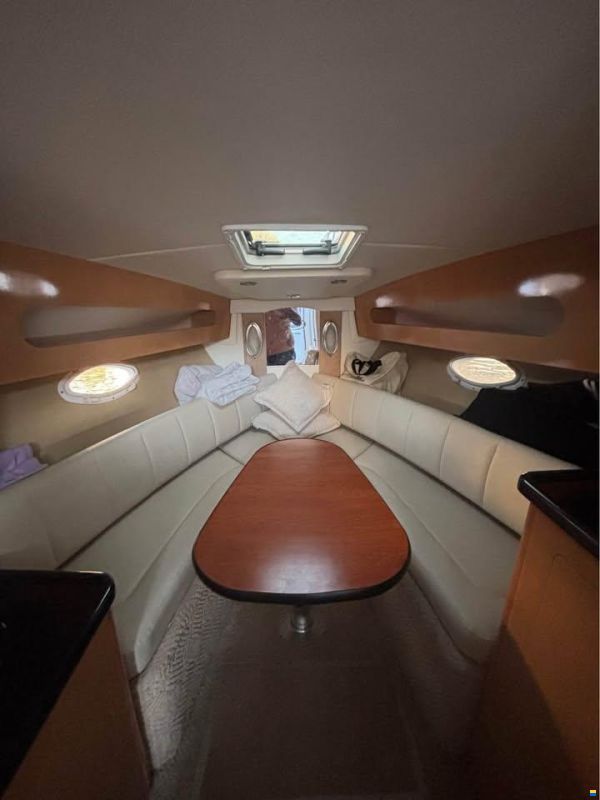 Rinker 280 Express Cruiser