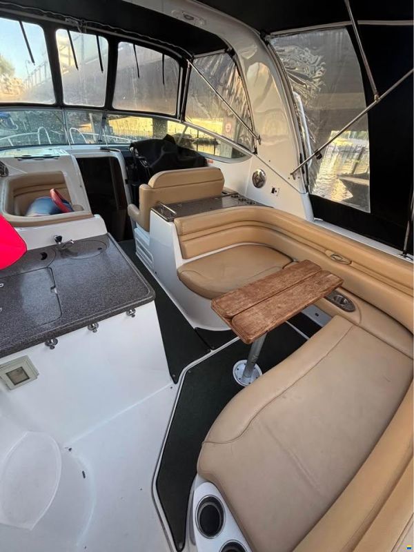 Rinker 280 Express Cruiser