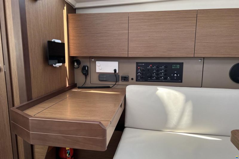Beneteau Oceanis 38.1