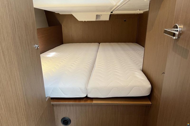 Beneteau Oceanis 38.1