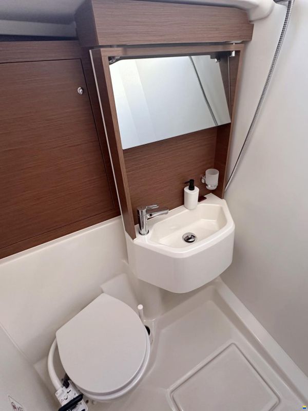 Beneteau Oceanis 51.1