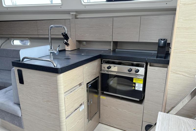 Hanse 348