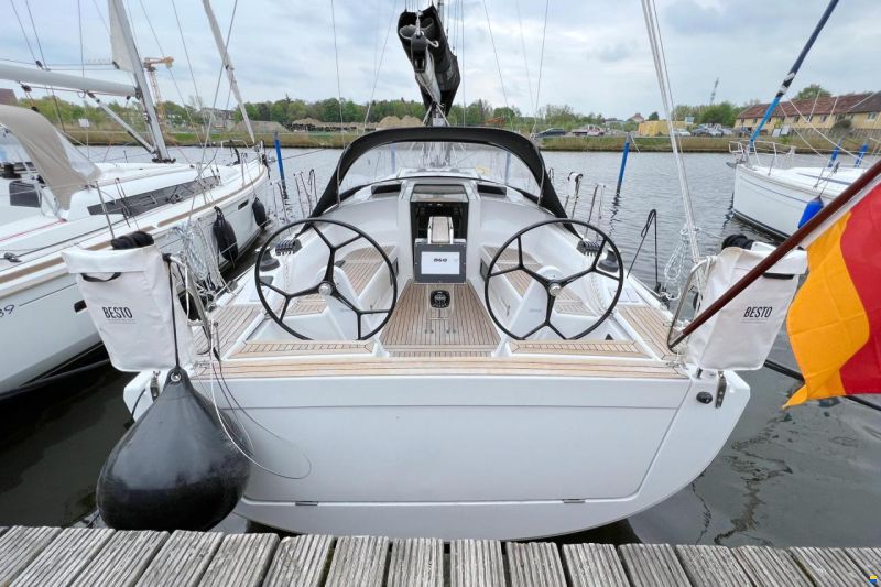 Hanse 348