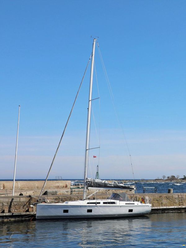 Hanse 418