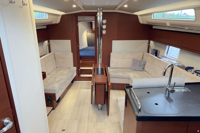Hanse 418