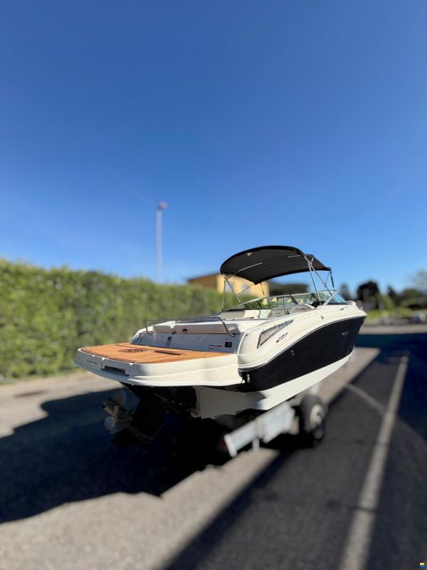 Sea Ray 240 SSE