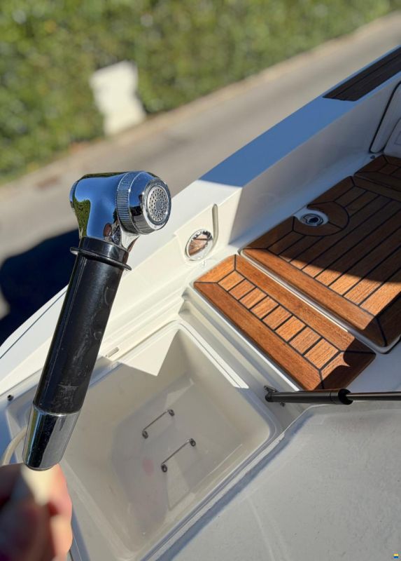 Sea Ray 240 SSE