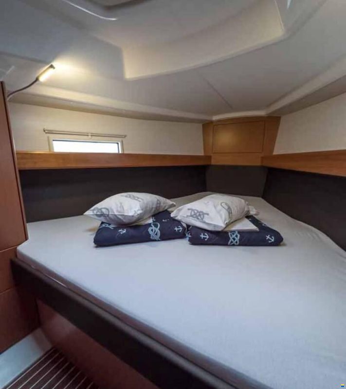 Bavaria Cruiser 37