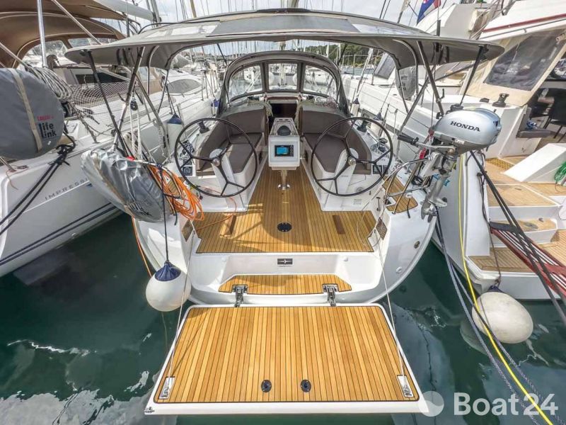 Bavaria Cruiser 37