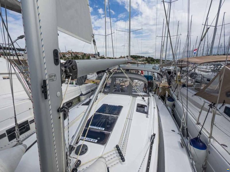 Bavaria Cruiser 37