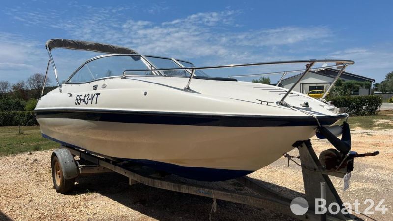 Bayliner Cuddy 212