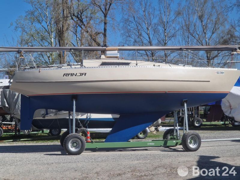 Beneteau First 30
