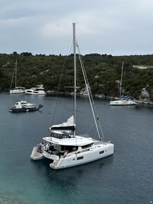 Lagoon 42 Owner Version FULL OPTION