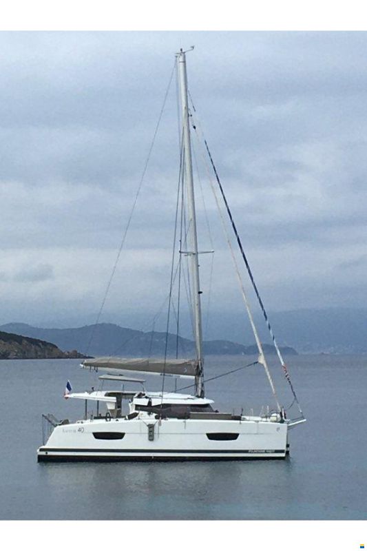 Fountaine Pajot Lucia 40