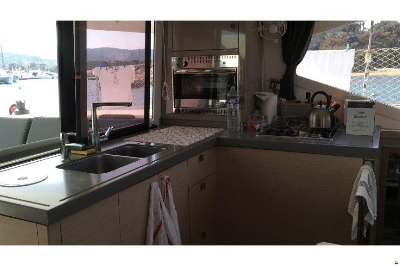 Fountaine Pajot Lucia 40