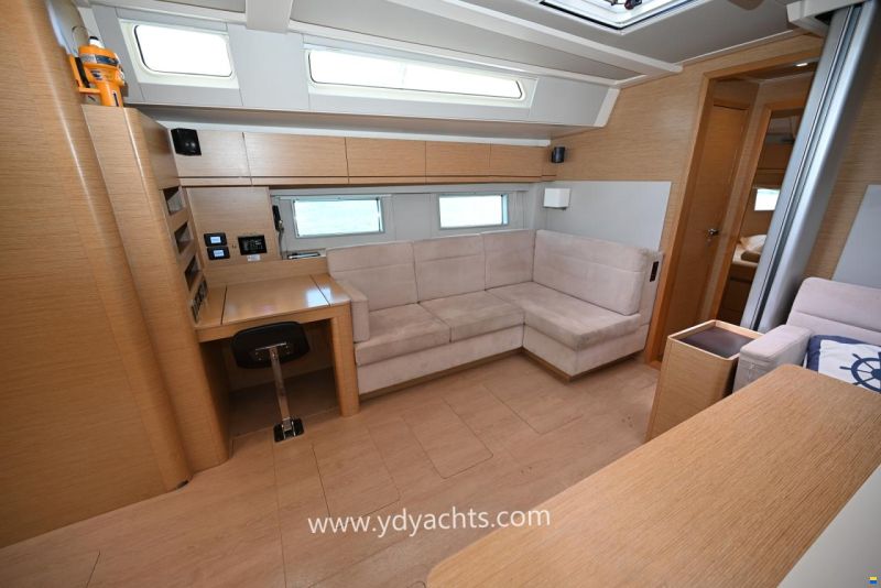 Hanse 548