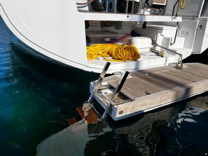 Hanse 548